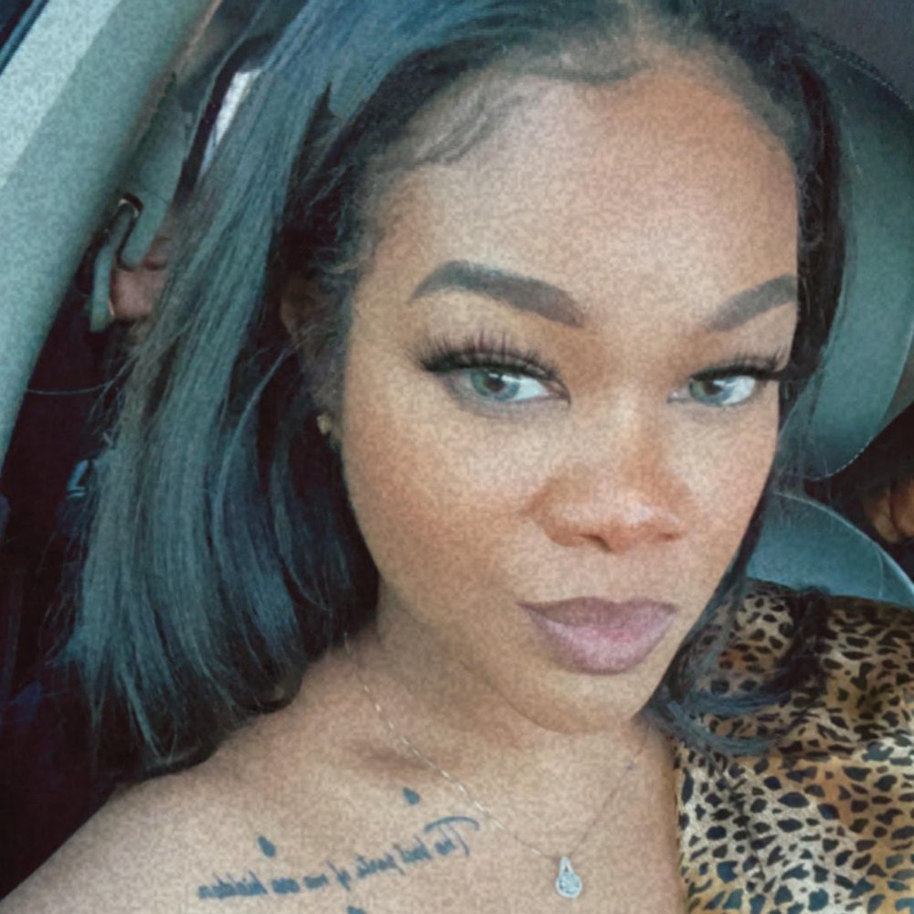 Meet your Posher, Ebony